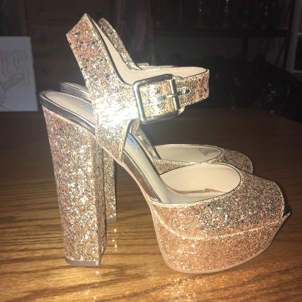 Steve Madden Designer Gold Glitter Platform Sandal